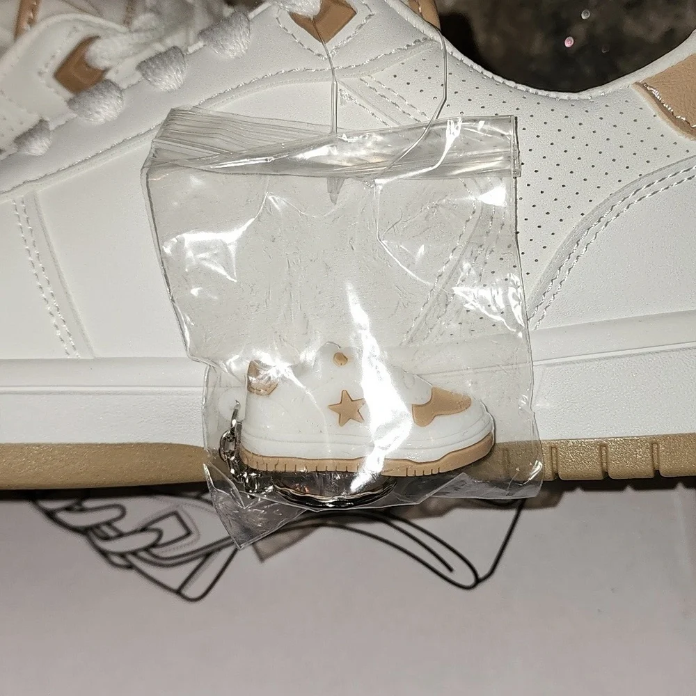 Vintage Havana Brand New White and Nude  Star Sneakers